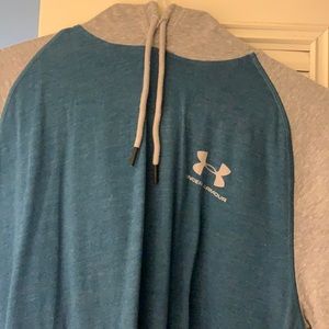 UA T-shirt hoodie
